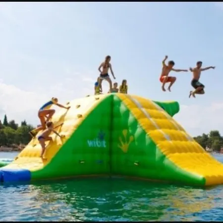 Propriete Familiale Les Pieds Dans L'eau Du Vieux Chateau וילה *