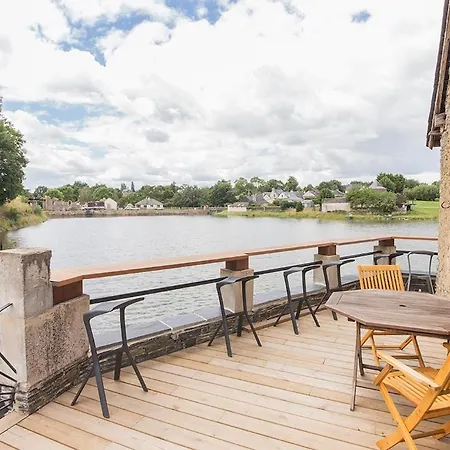 Waterfront Family Villa *