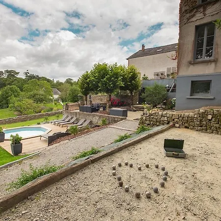 Propriete Familiale Les Pieds Dans L'eau Du Vieux Chateau * Pouancé