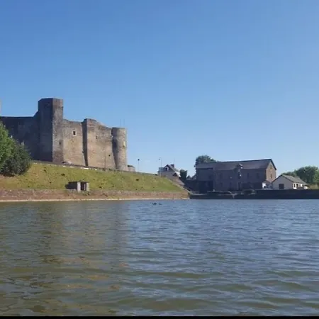 Villa Waterfront Family *