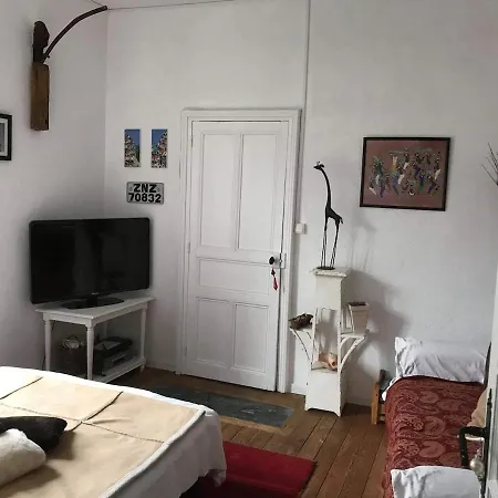 Propriete Familiale Les Pieds Dans L'eau Du Vieux Chateau Pouancé