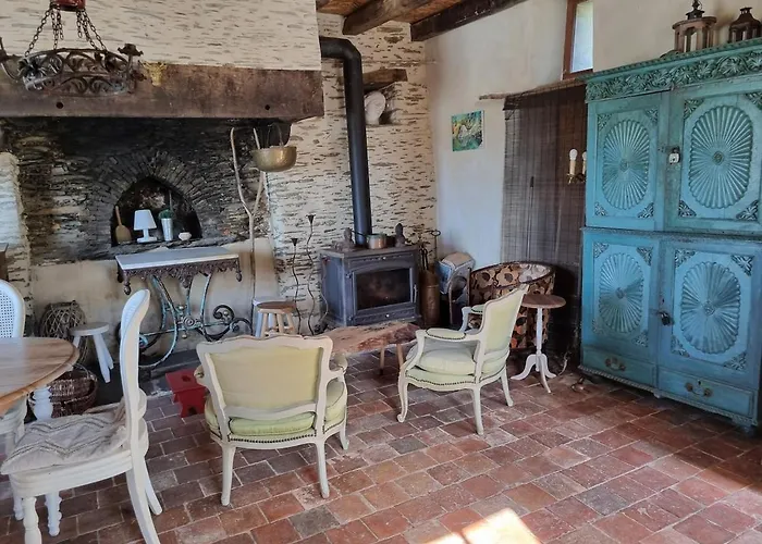 Villa Waterfront Family Pouancé