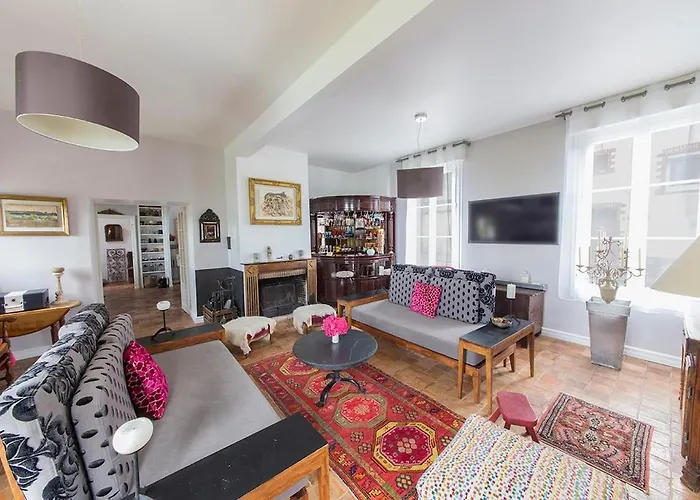 Villa Waterfront Family