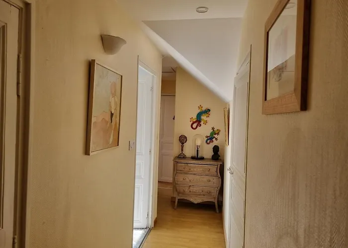 Waterfront Family Villa Pouancé