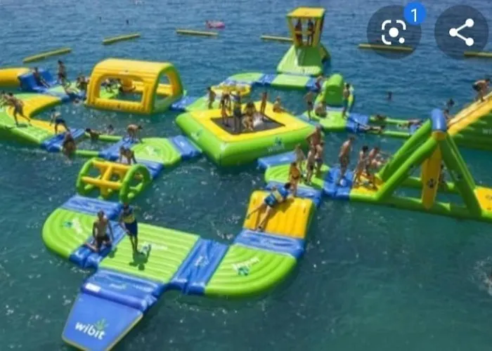 Villa Waterfront Family