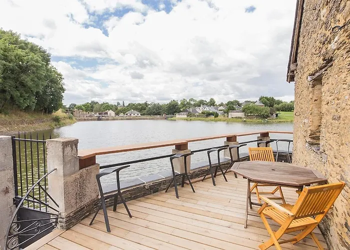 Waterfront Family Villa *