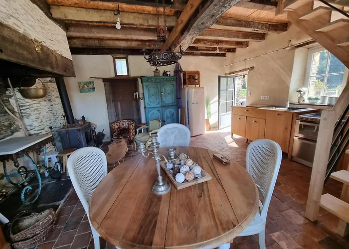 Villa Waterfront Family Pouancé