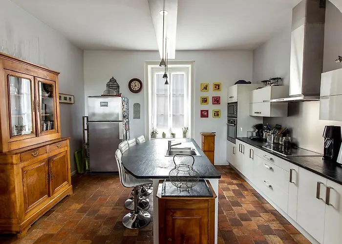 Villa Waterfront Family