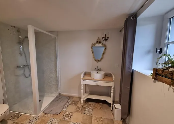 Villa Waterfront Family Pouancé