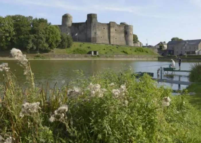 Waterfront Family Pouancé